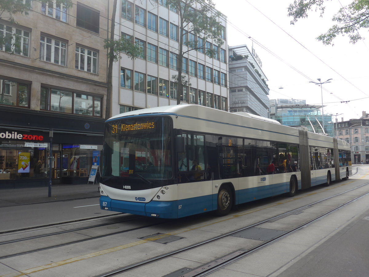 (220'963) - VBZ Zrich - Nr. 87 - Hess/Hess Doppelgelenktrolleybus am 22. September 2020 in Zrich, Lwenstrasse