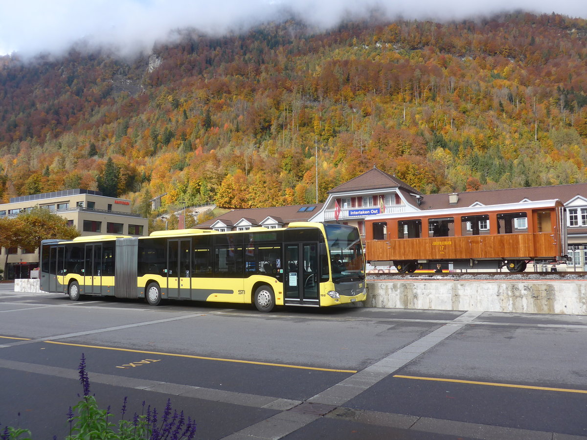 (222'626) - STI Thun - Nr. 166/BE 752'166 - Mercedes am 24. Oktober 2020 beim Bahnhof Interlaken Ost