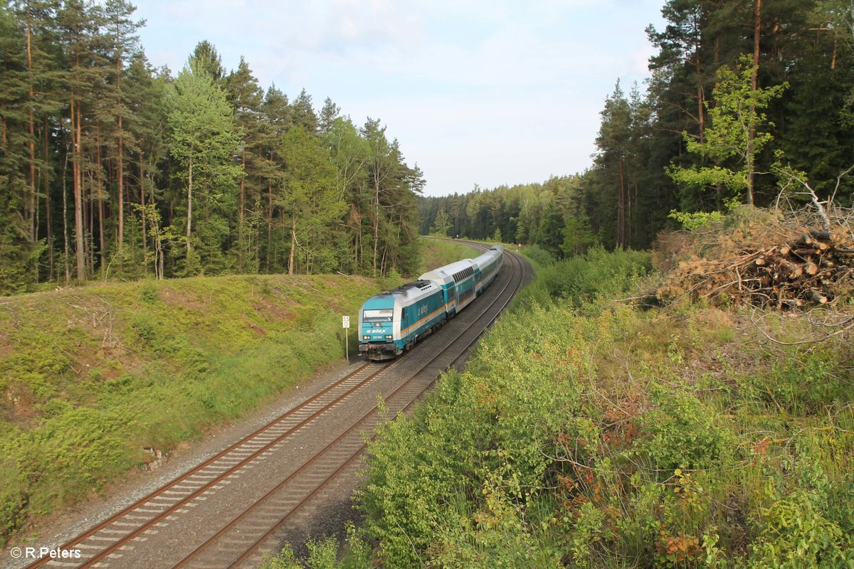 223 062 zieht bei Thölau den ALX84109 Hof - München . 23.05.17