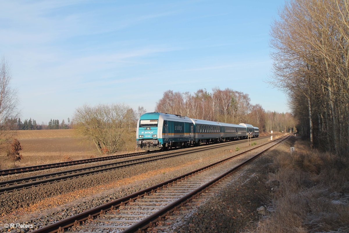 223 063 mit dem ALX84115 Hof - München bei Schönfeld kurz vor Wiesau. 04.12.16