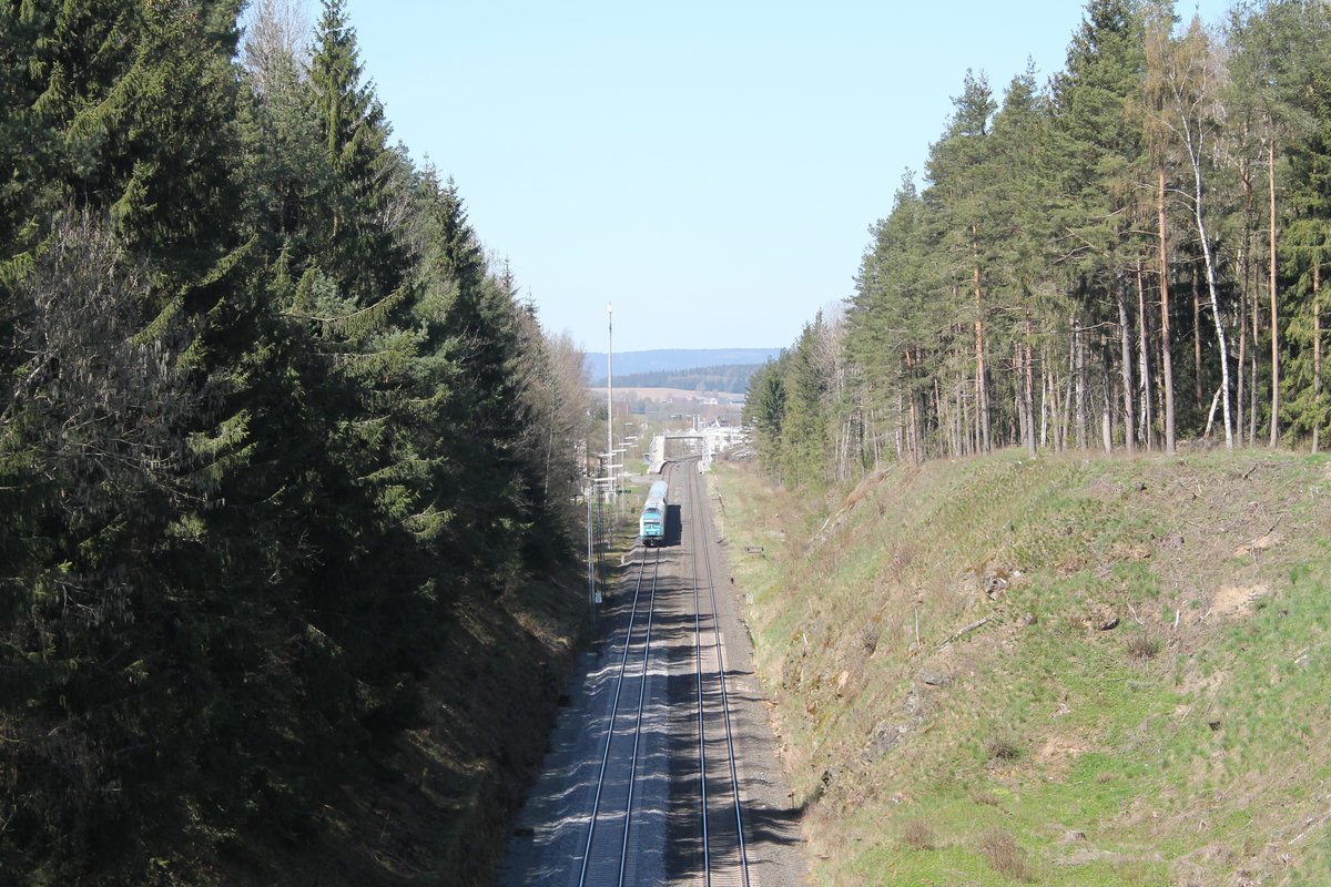 223 065 mit dem ALX84113 Hof - München bei Röslau. 21.04.16