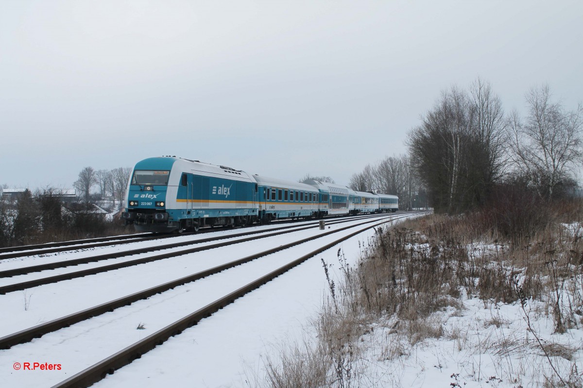 223 067 mit dem ALX84115 Hof - München bei Schönfeld. 31.01.14