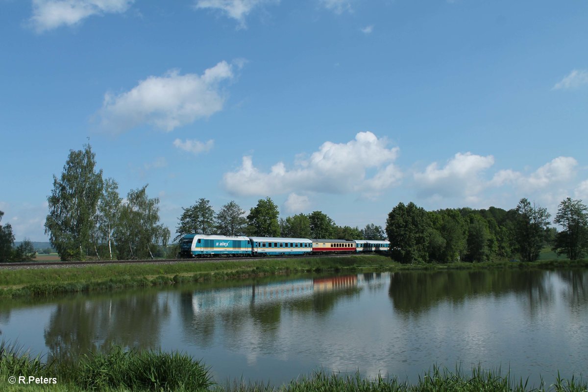 223 068 mit dem ALX84111 Hof - München südlich von Wiesau/Oberpfalz. 26.05.16