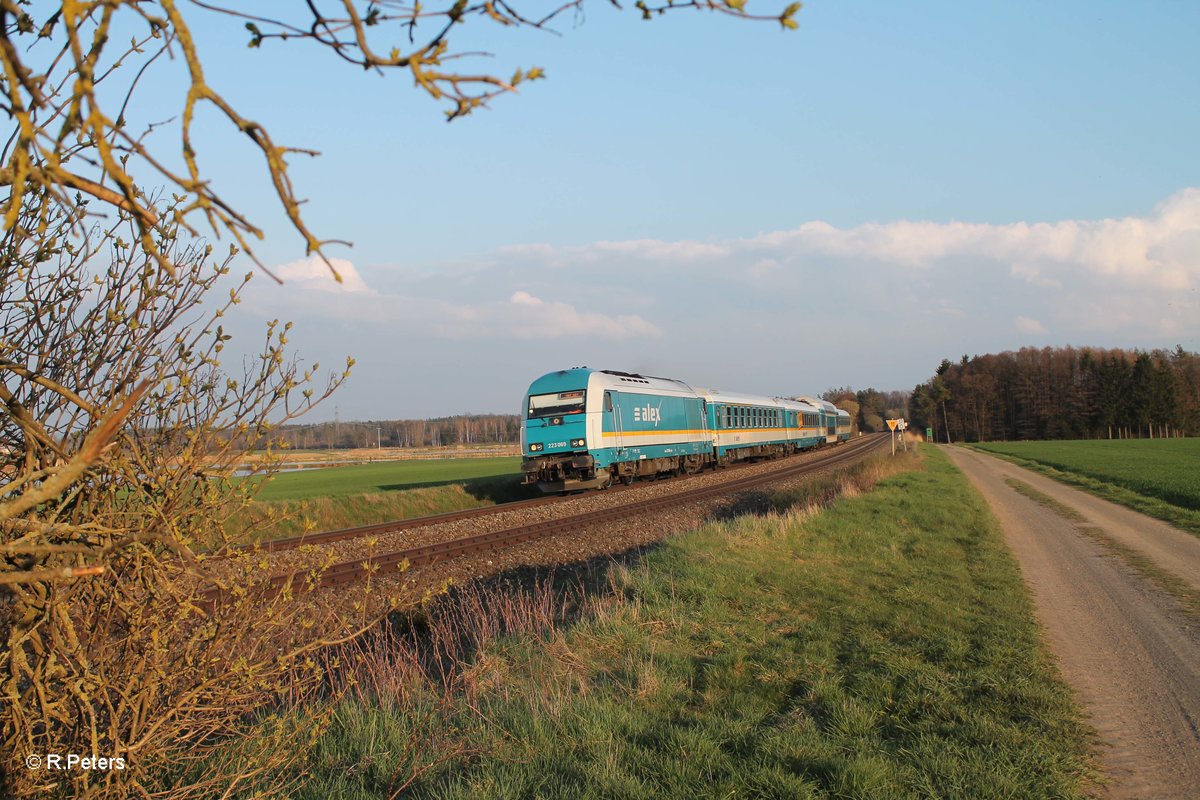 223 069 zieht den ALX84112 München - Hof. 12.04.16