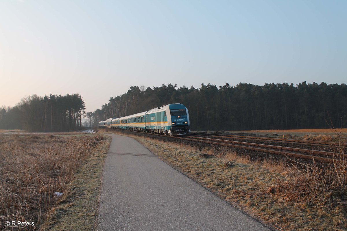 223 070 zieht bei Laub den ALX84102 München - Hof. 11.02.17