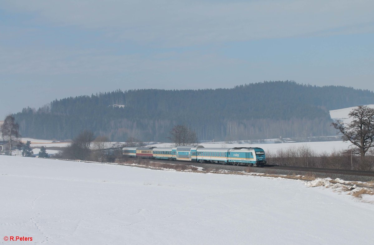 223 070 zieht bei Lengenfeld den ALX113 Hof - München. 16.02.17