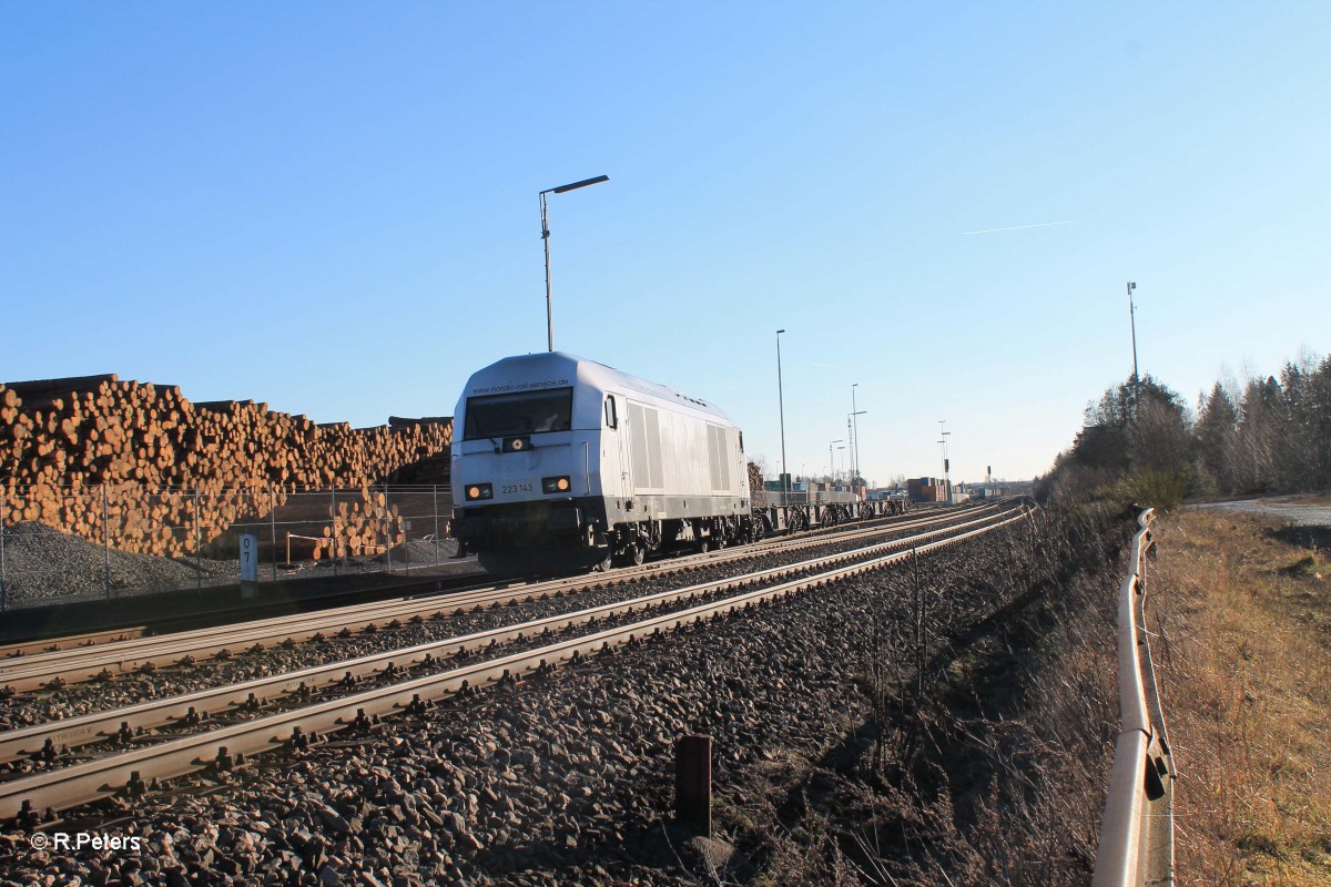 223 143 drückt den 1 Teil des Containerzuges ins ATW Wiesau. 29.01.16