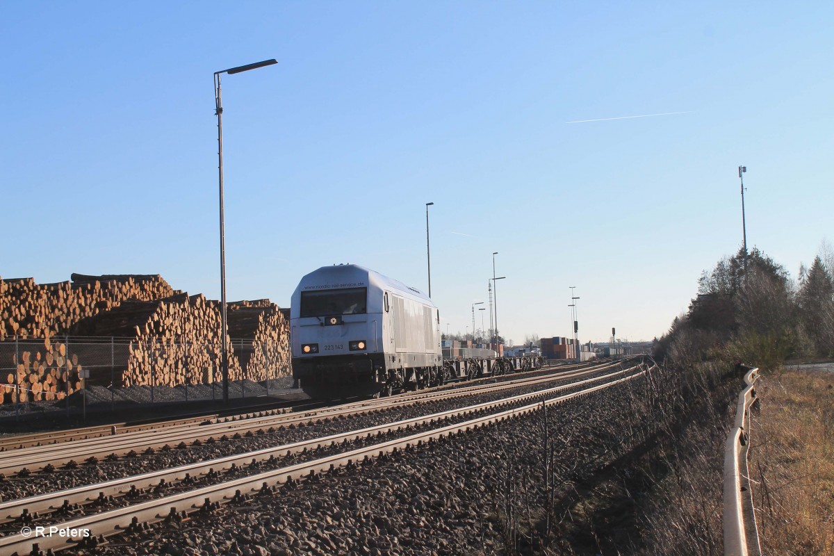 223 143 drückt den 1 Teil des Containerzuges ins ATW Wiesau. 29.01.16