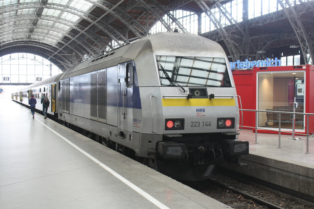 223 144 der MRB im Bahnhof Leipzig Hbf am 28.5.22