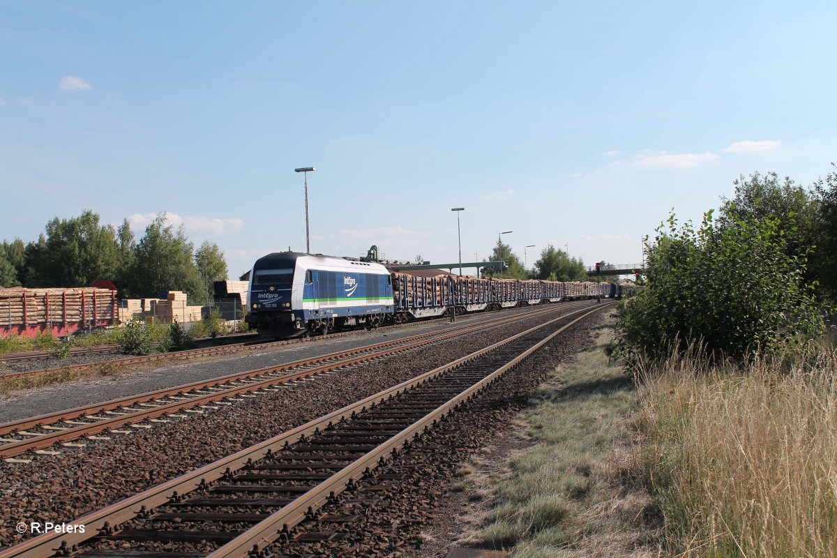 223 152 mit Holzzug in Wiesau. 07.09.13