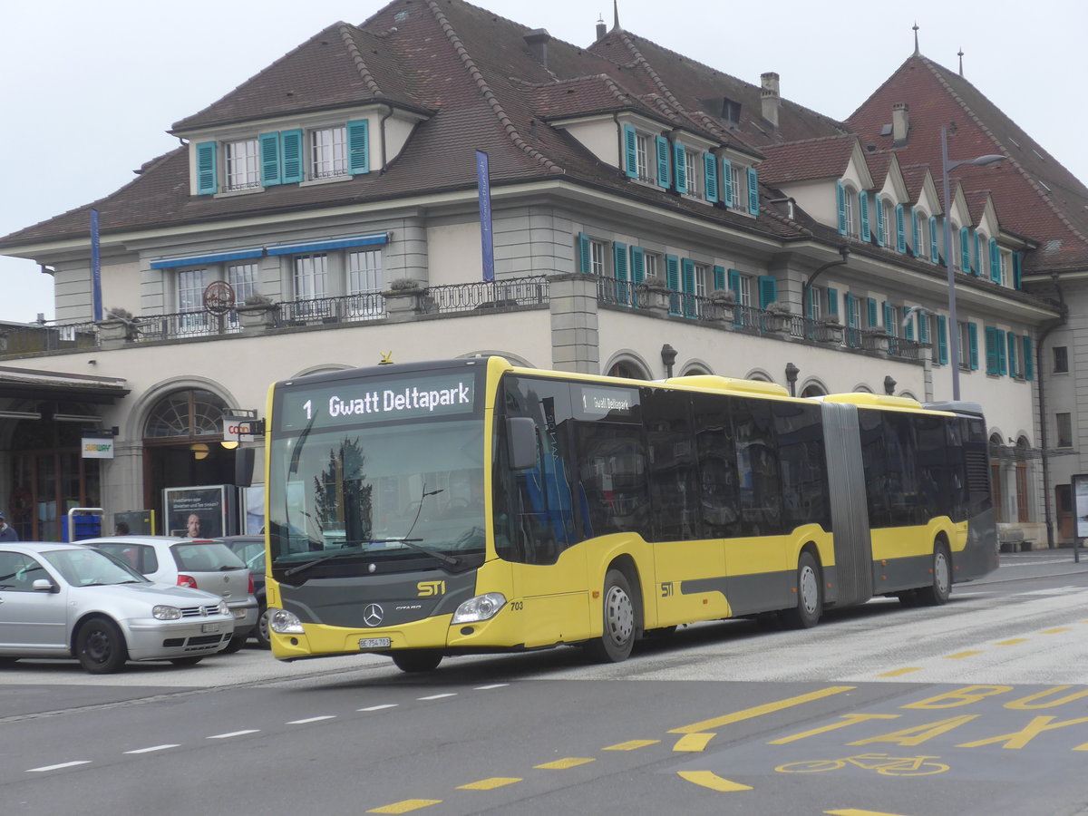 (223'054) - STI Thun - Nr. 703/BE 754'703 - Mercedes am 20. Dezember 2020 beim Bahnhof Thun