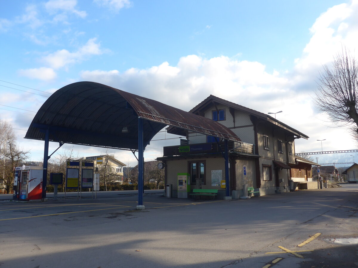 (223'112) - PostAuto-Haltestelle am 26. Dezember 2020 beim Bahnhof Thurnen