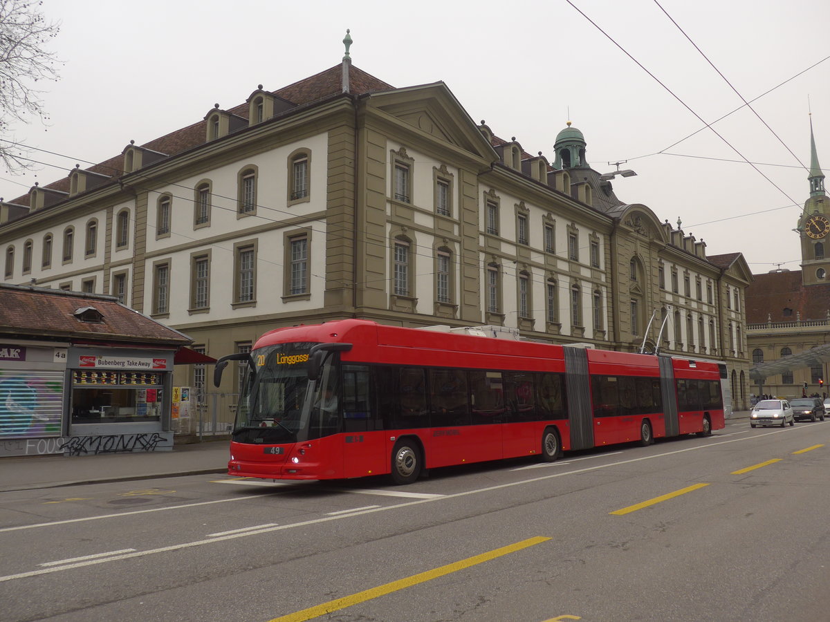 (223'376) - Bernmobil, Bern - Nr. 49 - Hess/Hess Doppelgelenktrolleybus am 6. Februar 2021 beim Bahnhof Bern