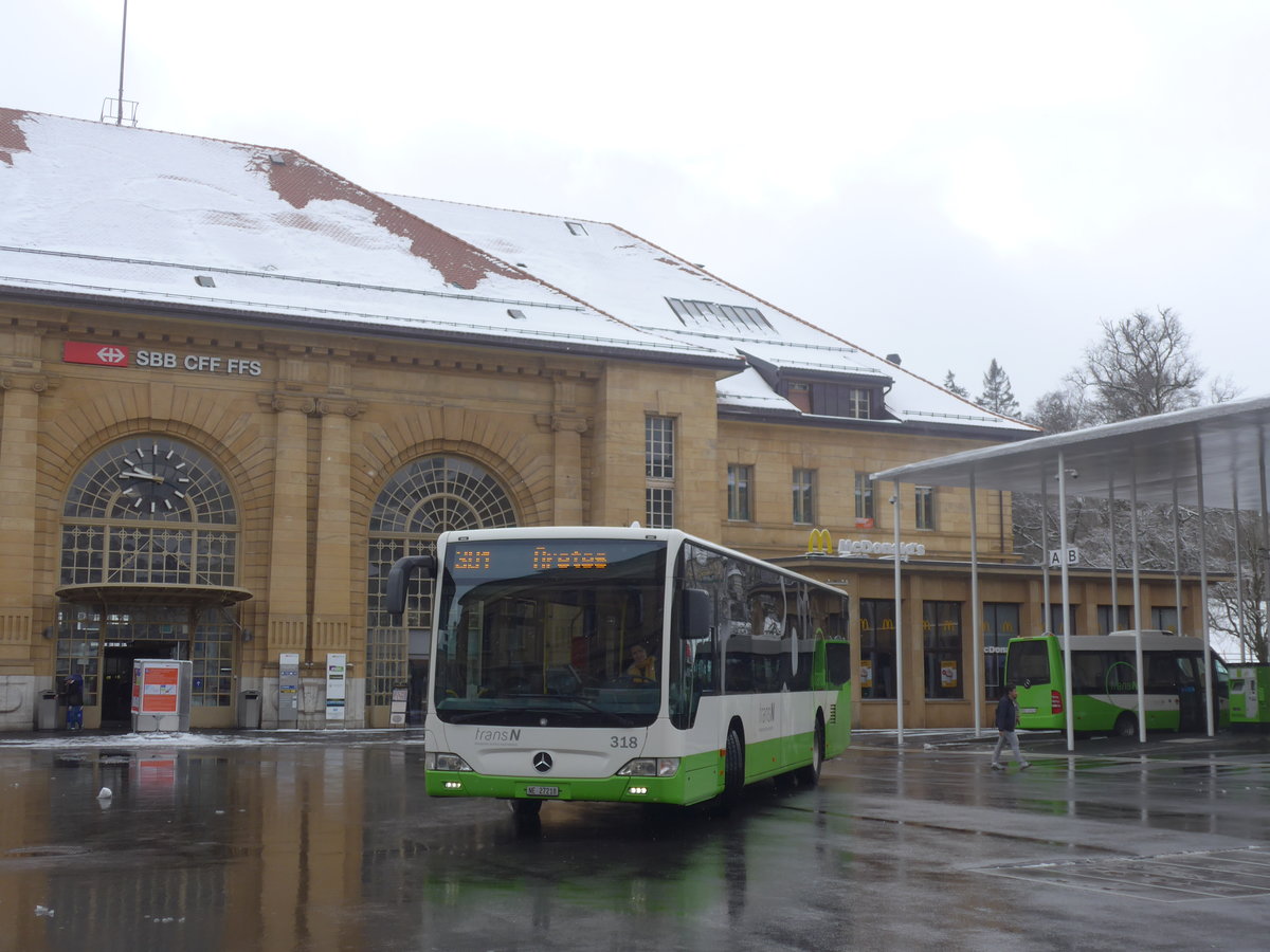 (224'147) - transN, La Chaux-de-Fonds - Nr. 318/NE 27'218 - Mercedes (ex TRN La Chaux-de-Fonds Nr. 318) am 14. Mrz 2021 beim Bahnhof La Chaux-de-Fonds