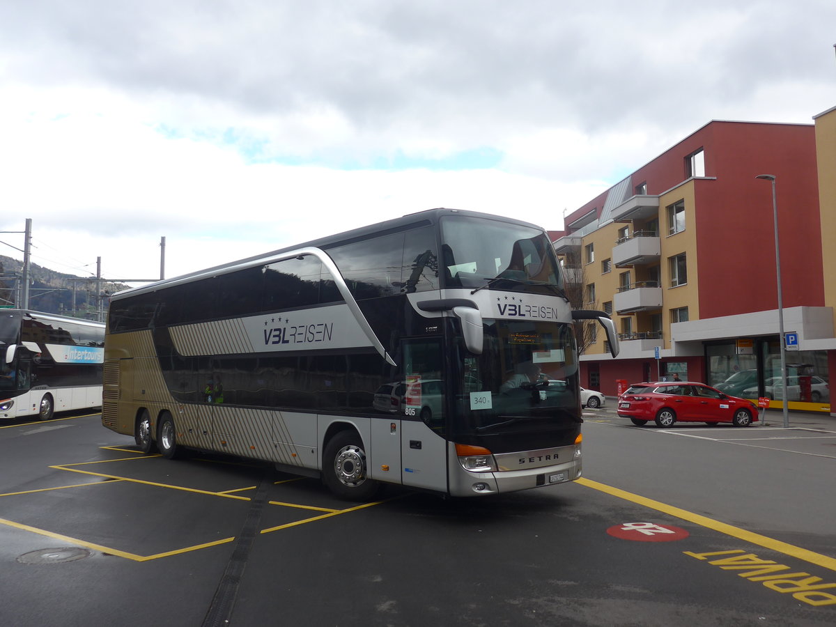 (224'406) - VBL Luzern - Nr. 805/LU 212'744 - Setra am 27. Mrz 2021 beim Bahnhof Stansstad