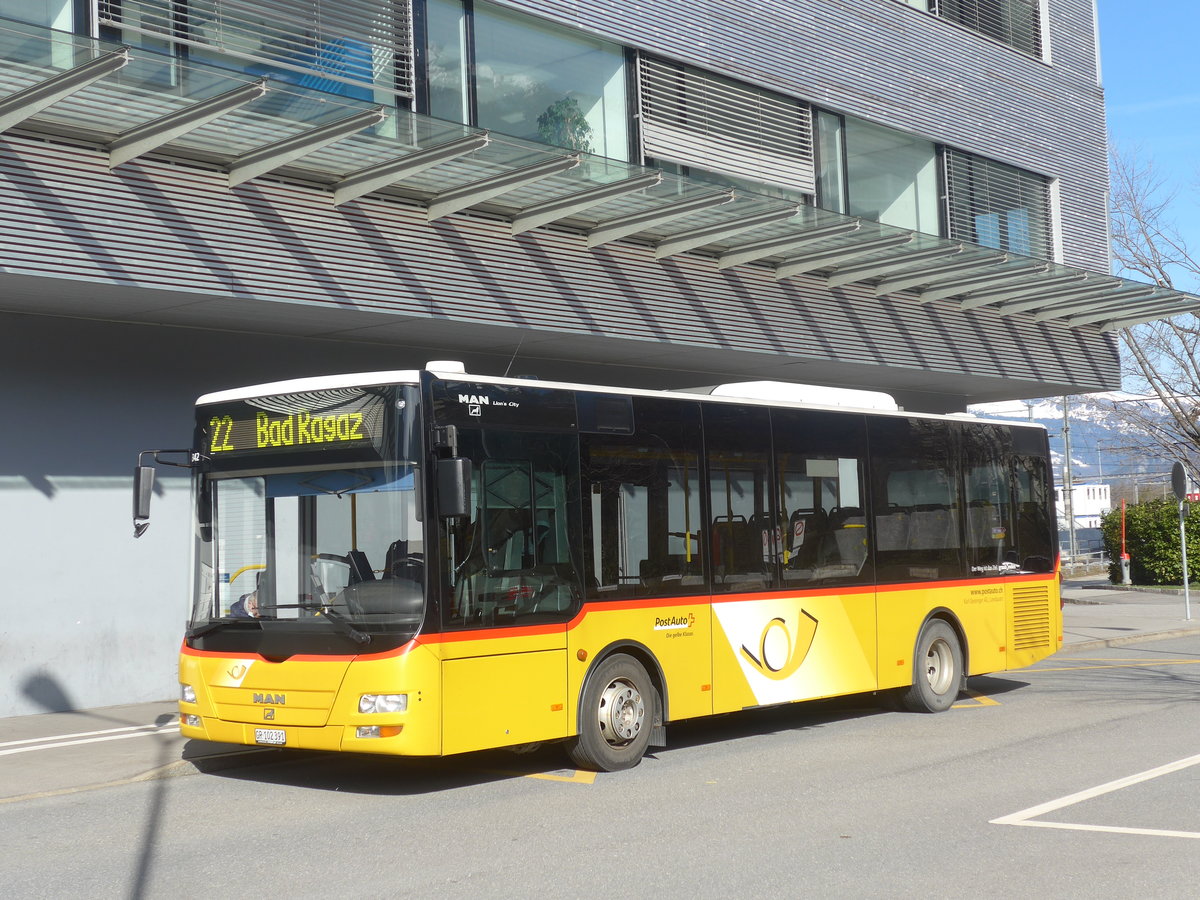 (224'485) - Gessinger, Bad Ragaz - GR 102'391 - MAN/Gppel am 28. Mrz 2021 beim Bahnhof Landquart