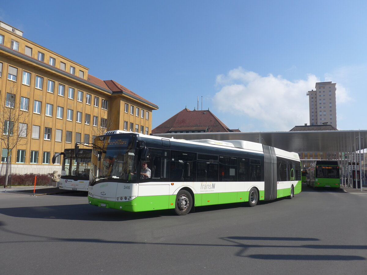 (225'033) - transN, La Chaux-de-Fonds - Nr. 346/NE 145'346 - Solaris am 17. April 2021 beim Bahnhof La Chaux-de-Fonds