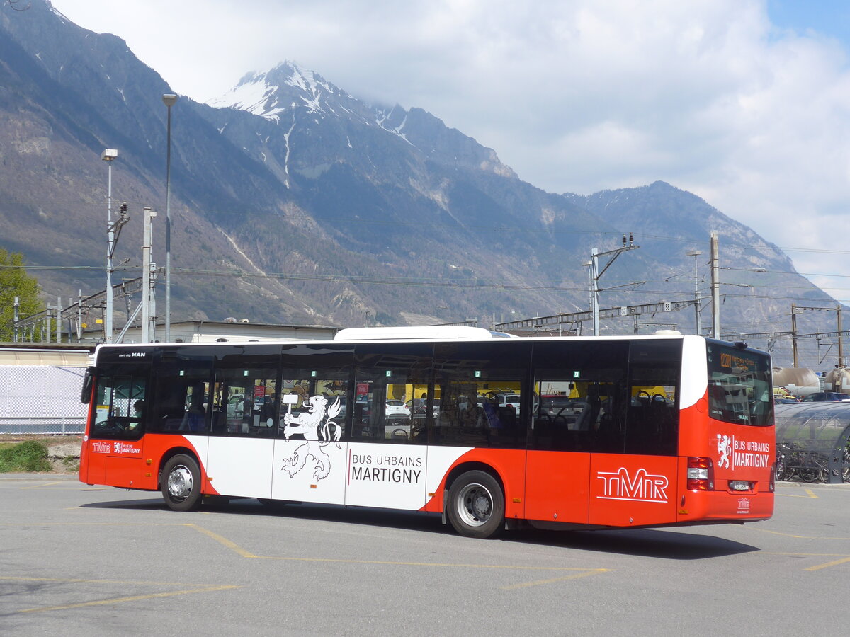 (225'131) - TMR Martigny - Nr. 154/VS 1454 - MAN am 19. April 2021 beim Bahnhof Martigny