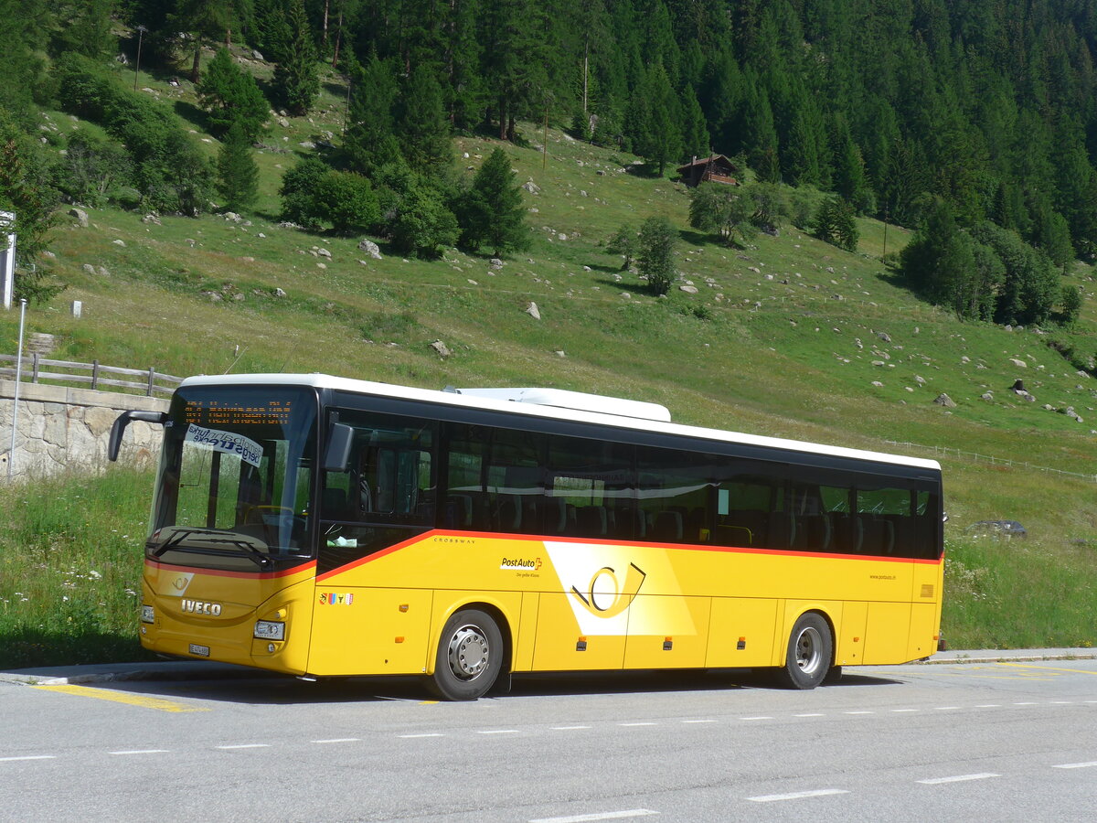 (226'096) - PostAuto Bern - BE 474'688 - Iveco am 3. Juli 2021 beim Bahnhof Oberwald