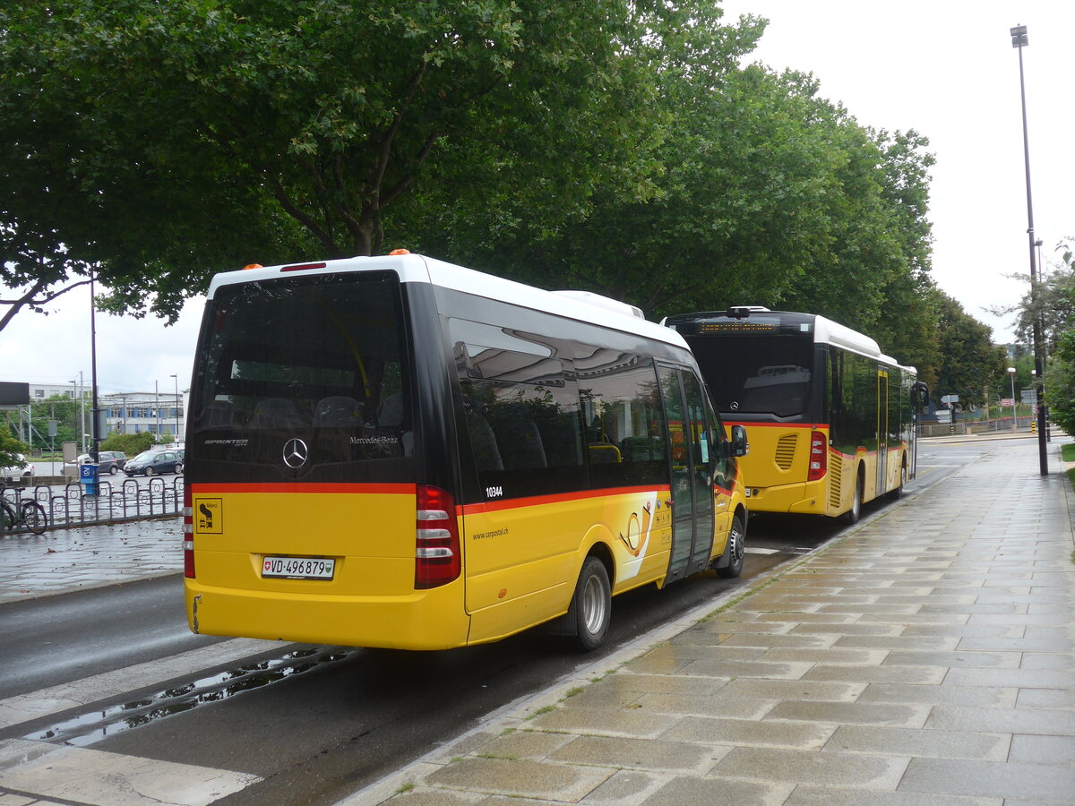 (226'875) - CarPostal Ouest - VD 496'879 - Mercedes (ex Favre, Avenches; ex Rime, Charmey) am 1. August 2021 beim Bahnhof Yverdon