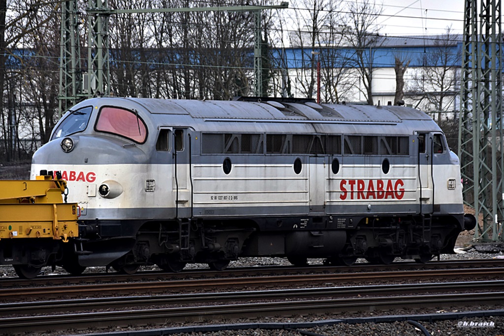 227 007-2 stand mit einen bauzug beim bf hh-wilhelmsburg,09.04.16