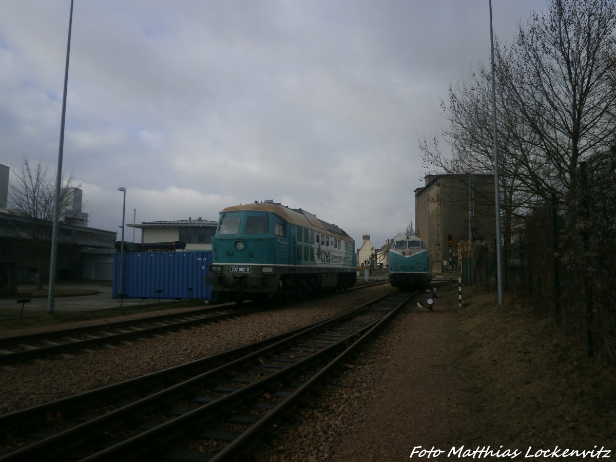 228 203 und 232 002 abgestellt am saalehafen in Halle (Saale) am 4.1.15