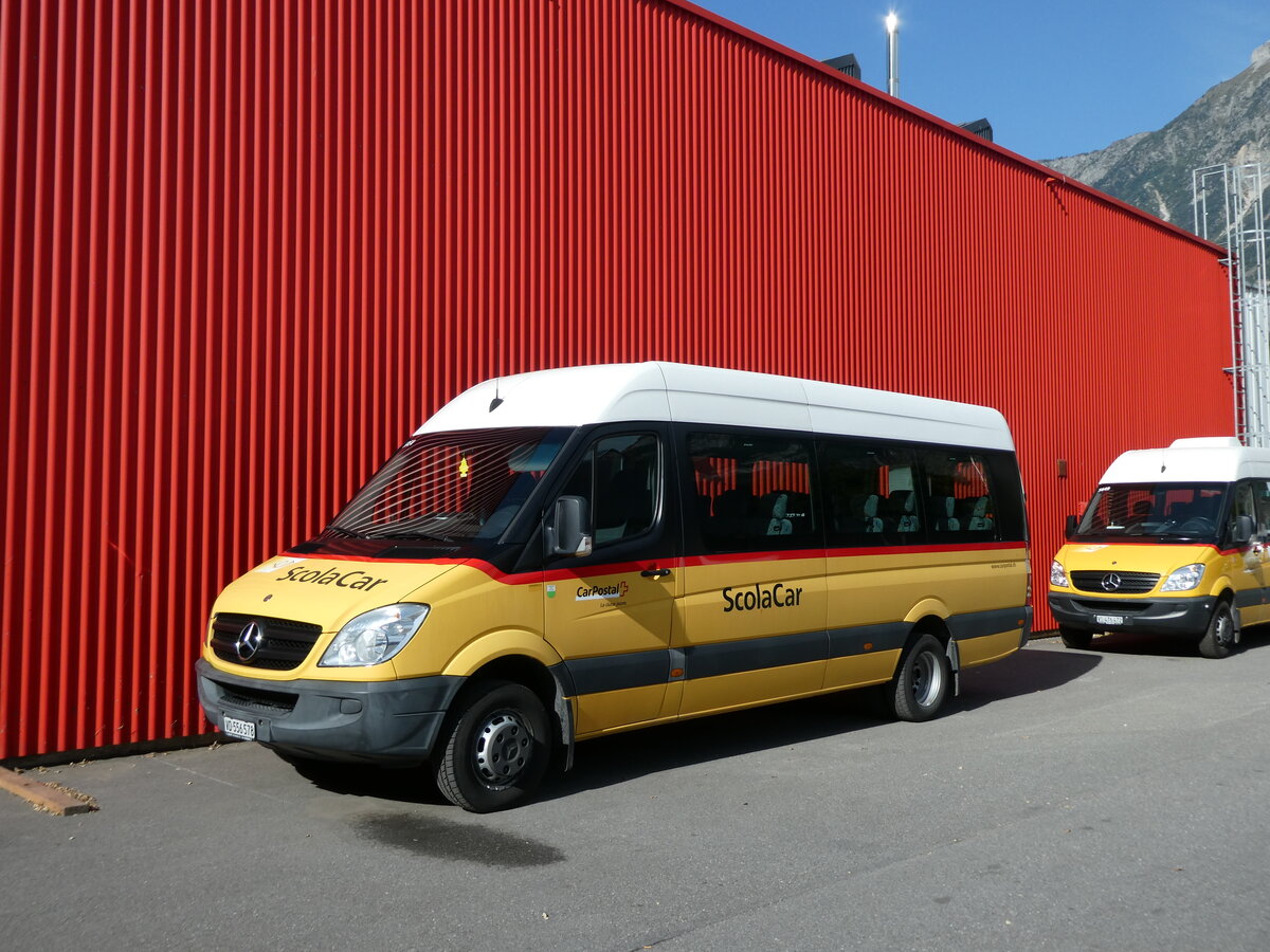 (228'251) - CarPostal Ouest - VD 556'574 - Mercedes am 25. September 2021 in Saxon, Garage Visa