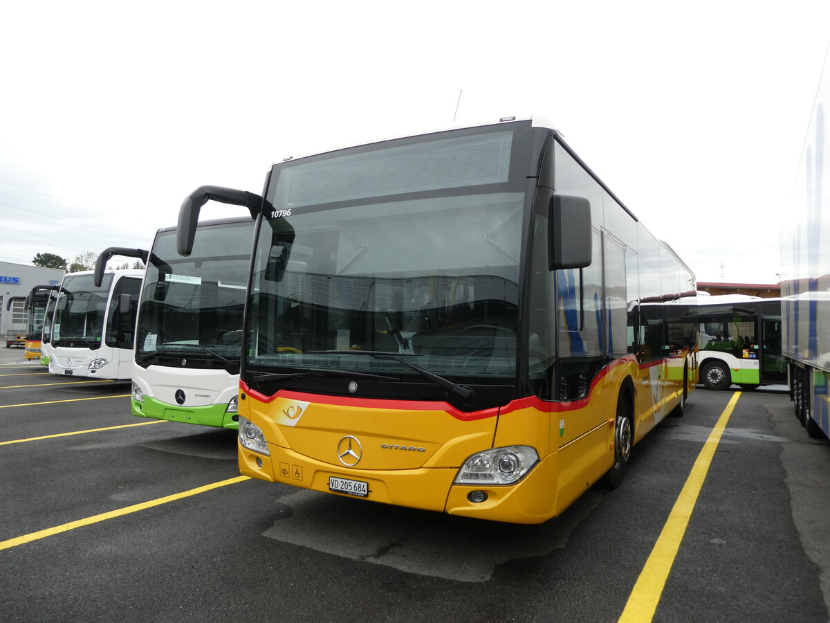 (228'711) - CarPostal Ouest - VD 205'684 - Mercedes am 3. Oktober 2021 in Kerzers, Interbus