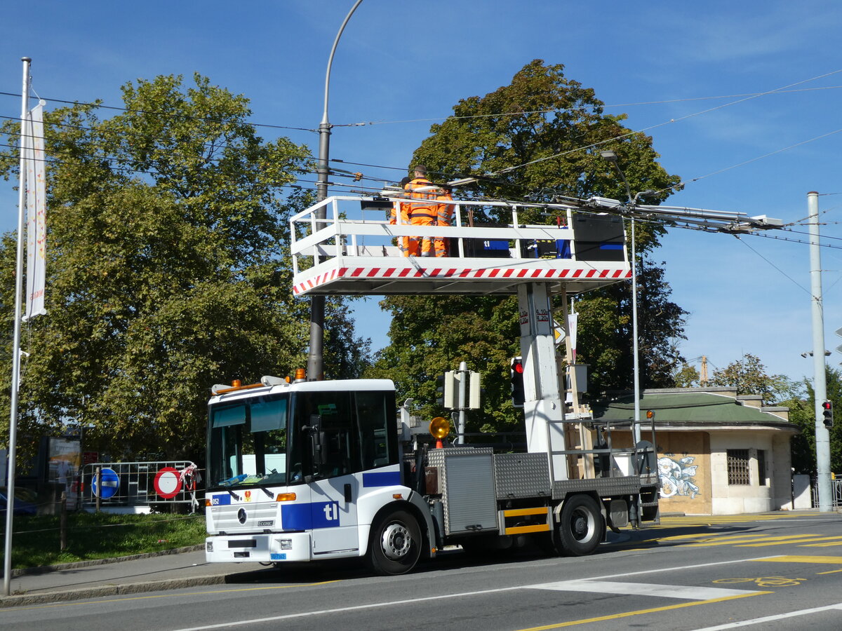 (228'848) - TL Lausanne - Nr. 52/VD 7361 - Mercedes am 11. Oktober 2021 in Lausanne, Ccil