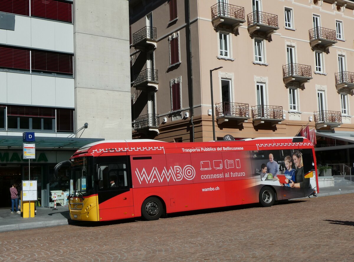 (229'144) - AutoPostale Ticino - TI 264'796 - Volvo am 14. Oktober 2021 beim Bahnhof Bellinzona