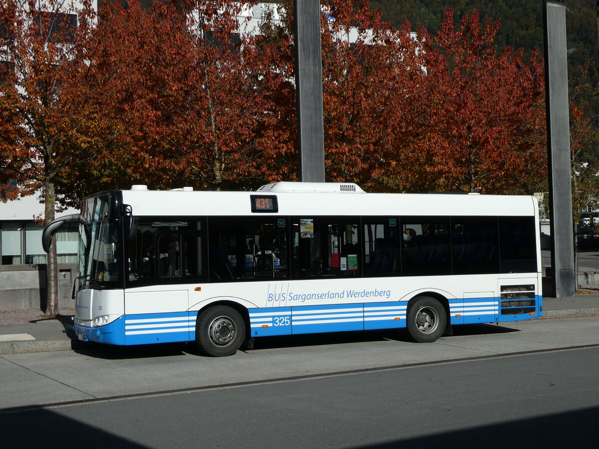 (229'485) - BSW Sargans - Nr. 325/SG 243'853 - Solaris am 20. Oktober 2021 beim Bahnhof Sargans