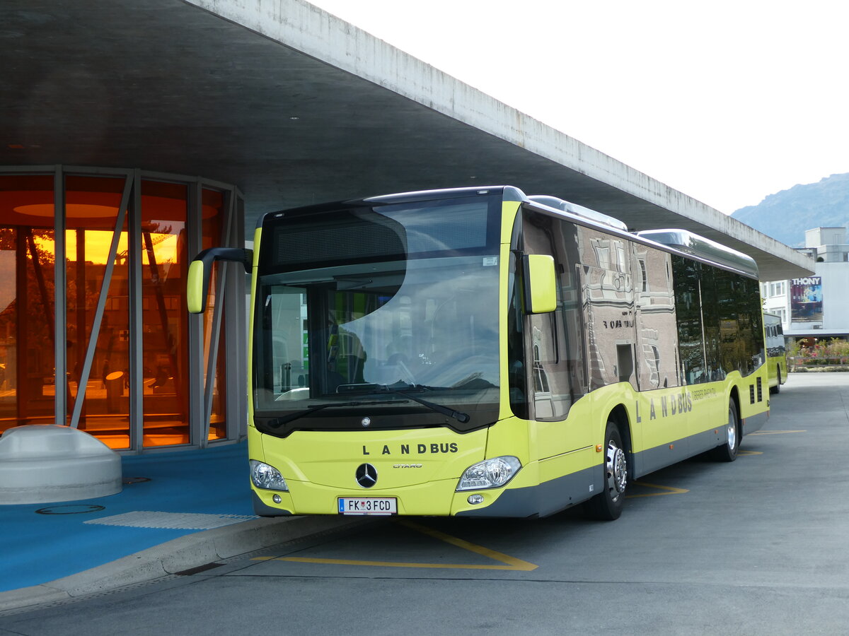 (229'517) - Aus Oesterreich: Landbus Oberes Rheintal, Feldkirch - FK 3 FCD - Mercedes am 20. Oktober 2021 beim Bahnhof Schaan