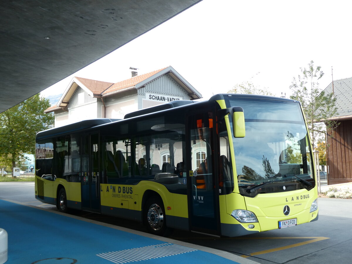 (229'518) - Aus Oesterreich: Landbus Oberes Rheintal, Feldkirch - FK 3 FCD - Mercedes am 20. Oktober 2021 beim Bahnhof Schaan