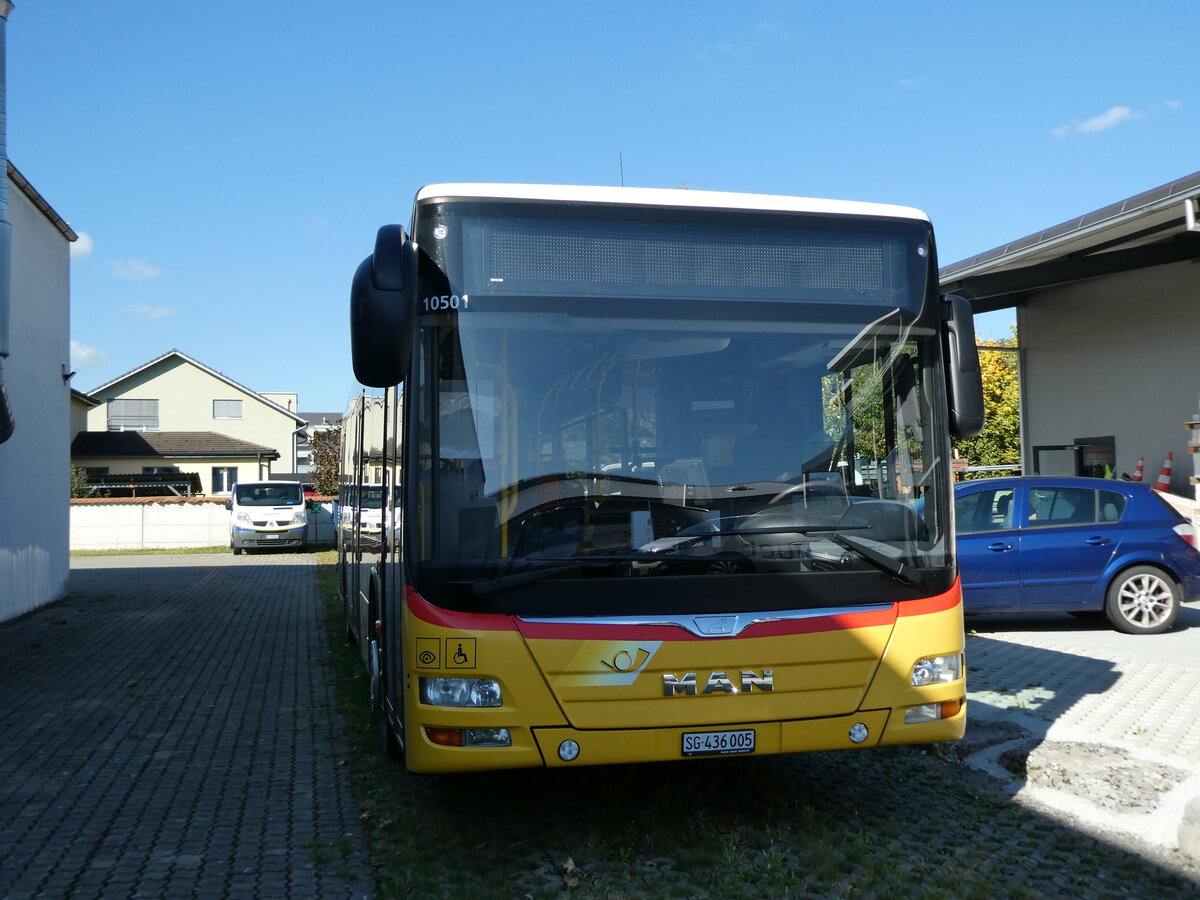 (229'770) - PostAuto Ostschweiz - SG 436'005 - MAN am 23. Oktober 2021 in Uznach, Garage