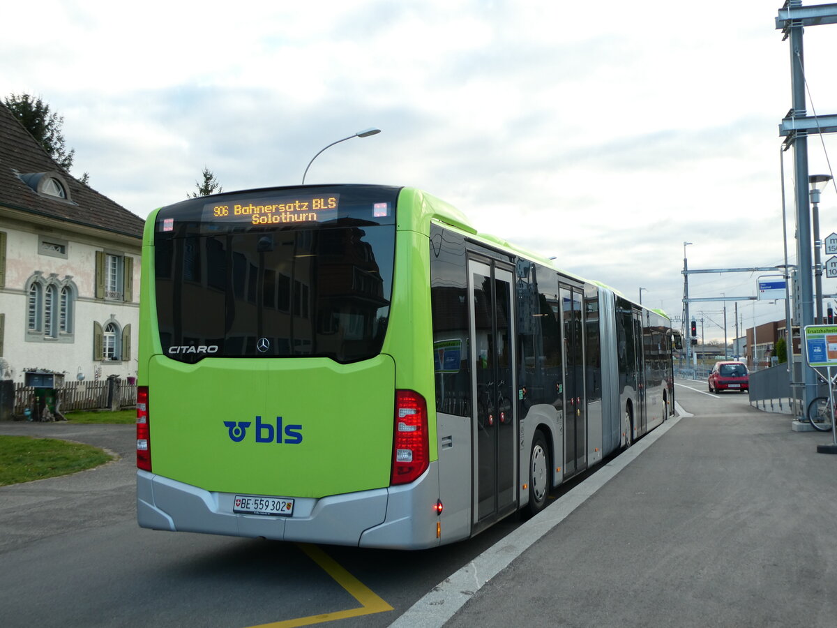(230'212) - Busland, Burgdorf - Nr. 302/BE 559'302 - Mercedes am 8. November 2021 beim Bahnhof Wiler