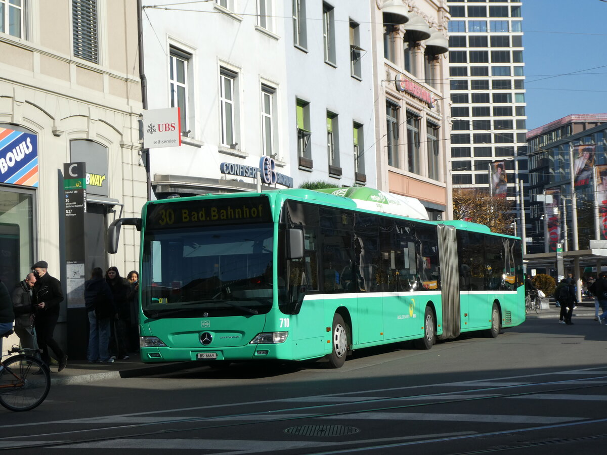 (230'234) - BVB Basel - Nr. 710/BS 6669 - Mercedes am 9. November 2021 beim Bahnhof Basel