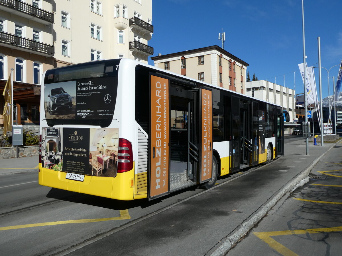 (230'532) - VBD Davos - Nr. 7/GR 25'705 - Mercedes am 12. November 2021 beim Bahnhof Davos Dorf