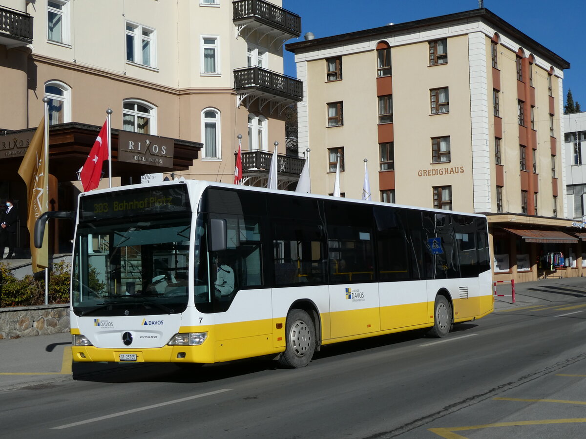 (230'535) - VBD Davos - Nr. 7/GR 25'705 - Mercedes am 12. November 2021 beim Bahnhof Davos Dorf