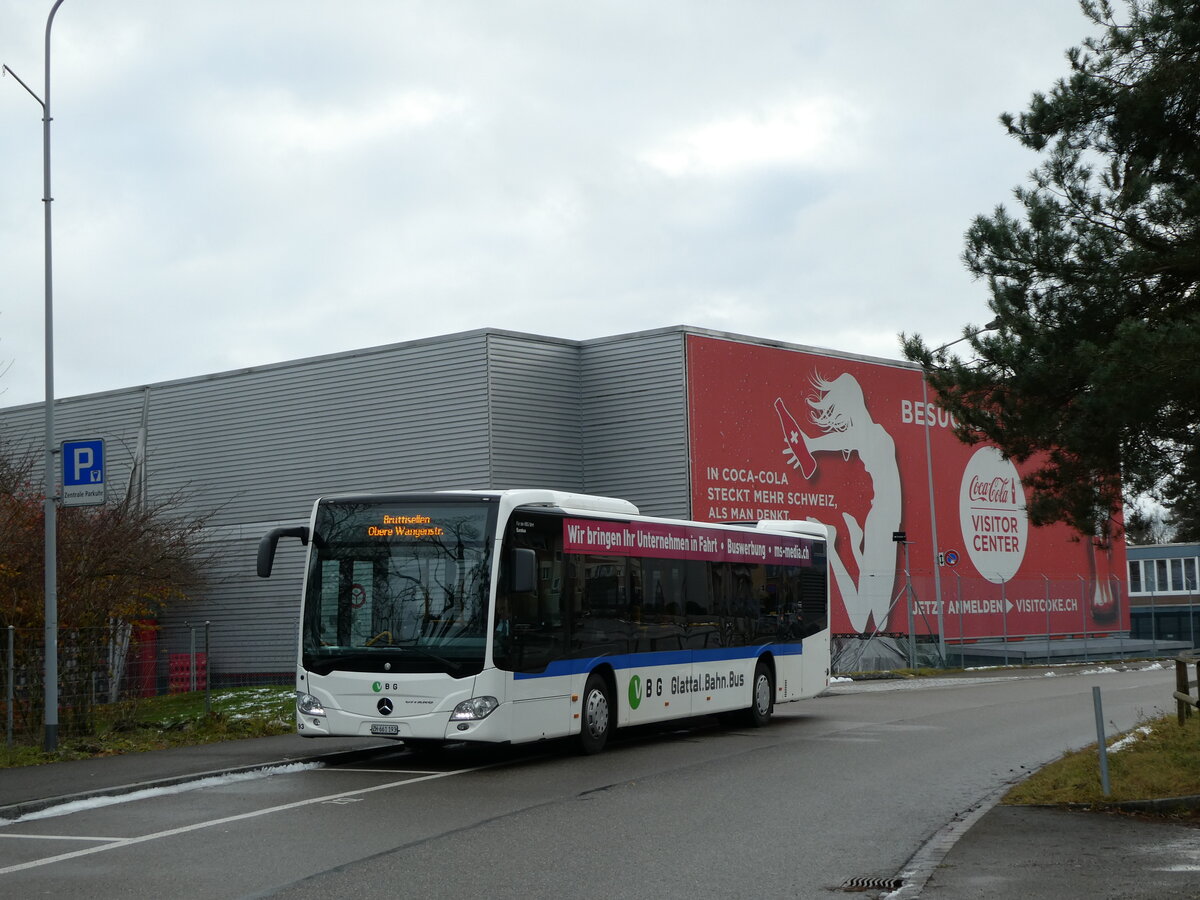 (231'103) - Welti-Furrer, Bassersdorf - Nr. 93/ZH 661'193 - Mercedes am 11. Dezember 2021 in Dietlikon, Bahnhof/Bad