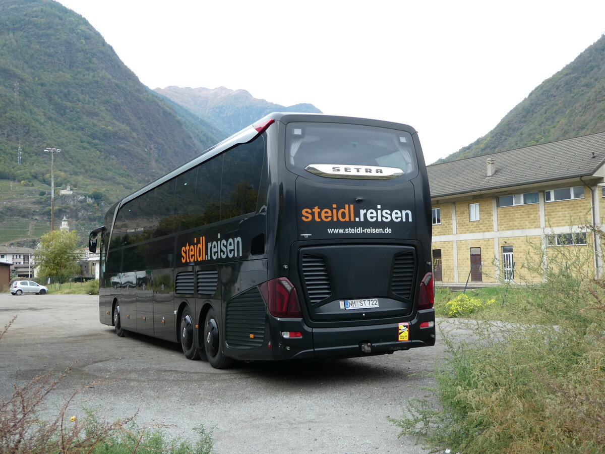 (231'234) - Aus Deutschland: Steidl, Neumarkt - NM-ST 722 - Setra am 13. Oktober 2022 beim Bahnhof Tirano