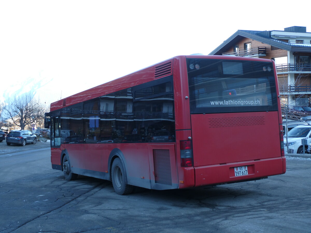 (231'630) - Lathion, Sion - Nr. 19/VS 197'617 - MAN/Gppel (ex AFA Adelboden Nr. 55) am 1. Januar 2022 in Haute-Nendaz, Tlcabine