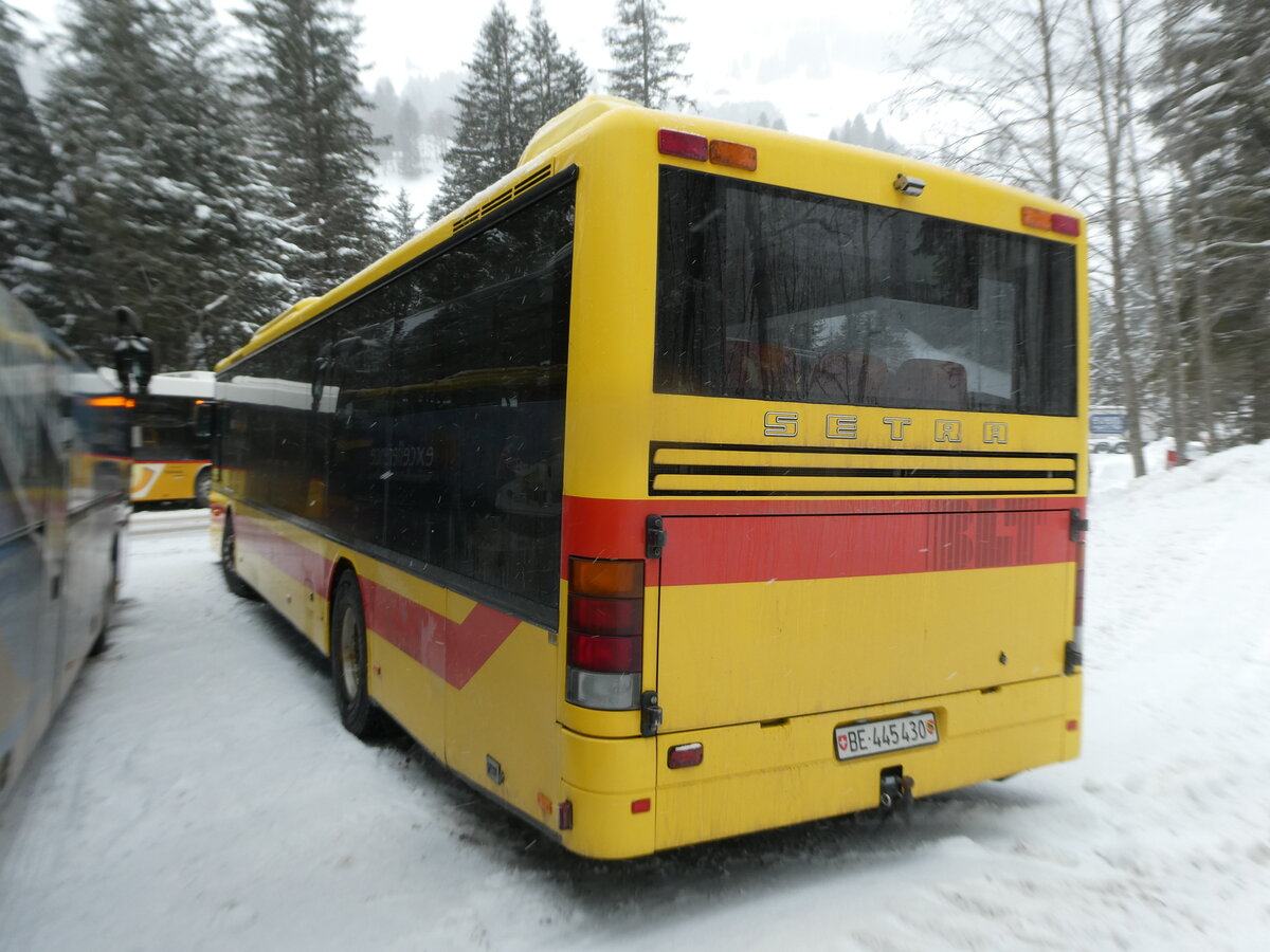 (231'912) - Tritten, Zweisimmen - Nr. 2/BE 445'430 - Setra (ex ASW Wintersingen Nr. 2) am 9. Januar 2022 in Adelboden, Unter dem Birg