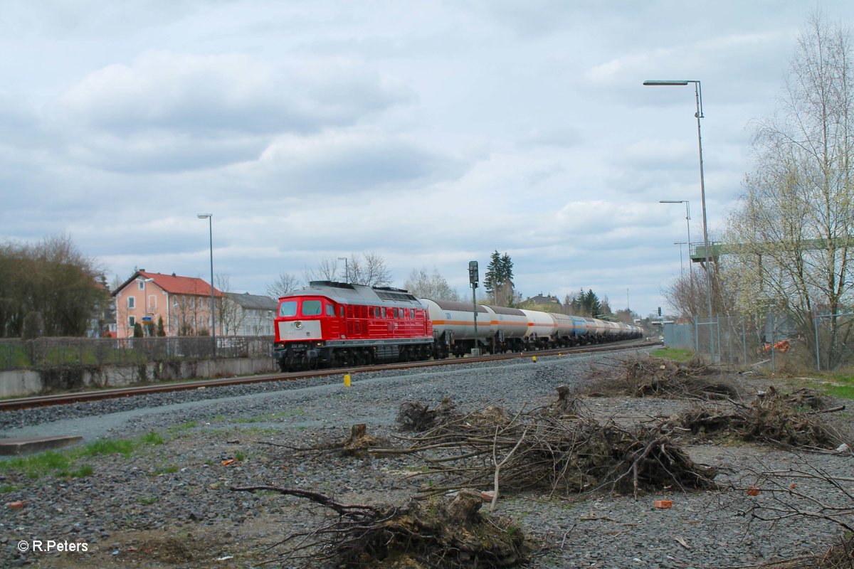 232 201-4 durchfährt Wiesau/Oberpfalz mit dem GC 47384 Cheb - Münchsmünster .08.04.16