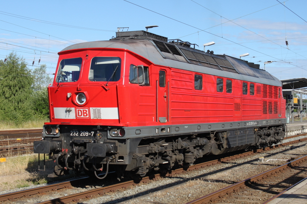 232 209-7 als Tfzf 70103  von Rostock-Seehafen nach Rostock Hbf kurz nach der Ankunft im Rostocker Hbf.01.07.2018