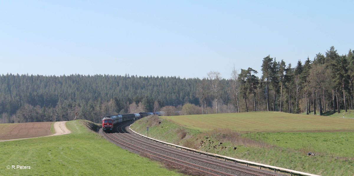 232 209-7 zieht bei Neudes den 51721 Nürnberg - Leipzig Engelsdorf Frankenwald Umleiter in Richtung Hof. 21.04.16