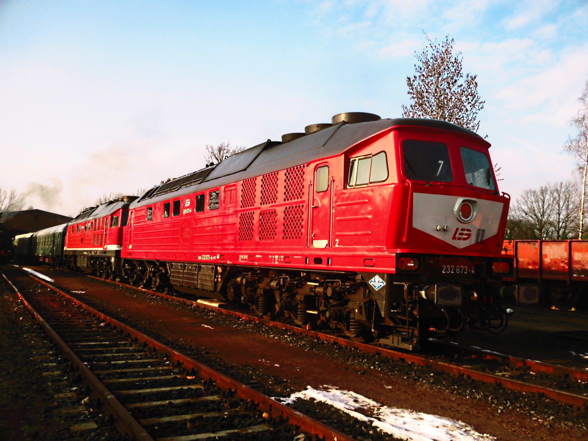 232 238 und 232 673 der LEG stand als Ausstellungsstück auf dem Museumsgelände des Eisenbahnmuseum Leipzig-Plagwitz am 24.3.18