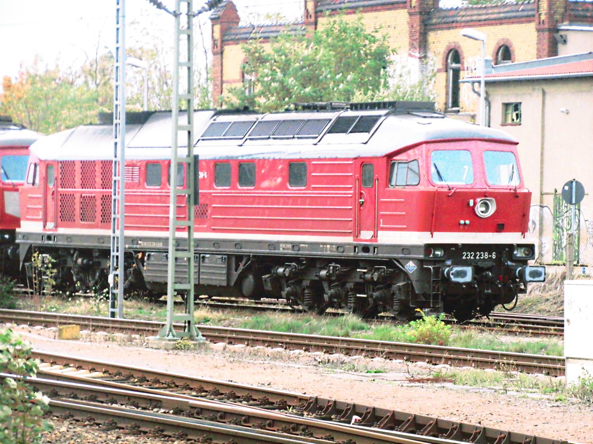 232 328 und 232 673 der LEG standen abgestellt im Bahnhof Delitzsch unt Bf am 12.10.17