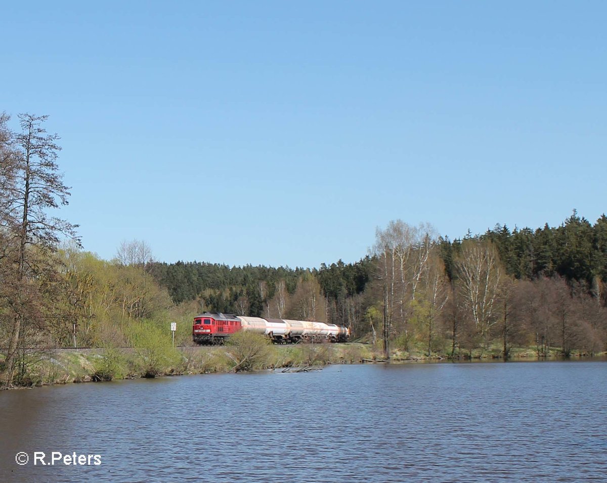 232 330-1 zieht bei Letten den 47382 Gaskesselzug Cheb - Münchmünster. 21.04.16