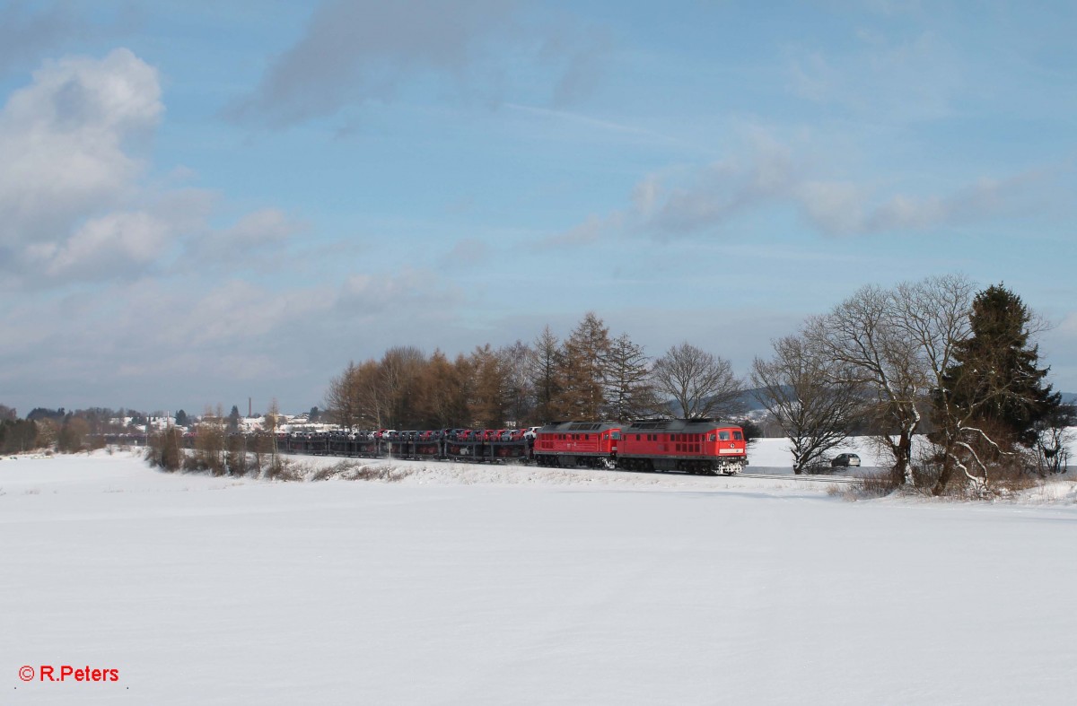 232 359-0 und 232 703-9 mit dem GA47382 Gefco Autotransportzug Cheb - Nürnberg hinter Waldershof. 03.02.15