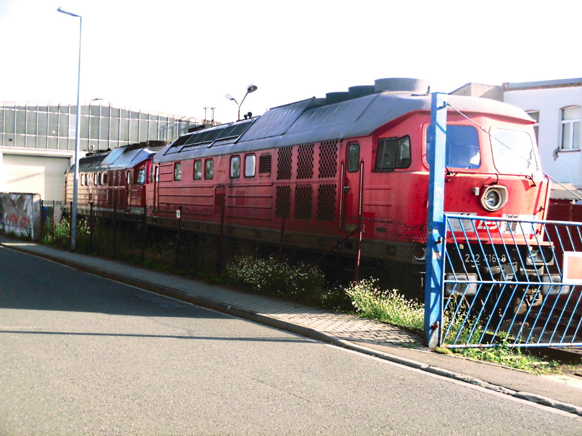 232 416 und 232 238 der LEG vor der LEG Werkstatt in Delitzsch am 13.7.17